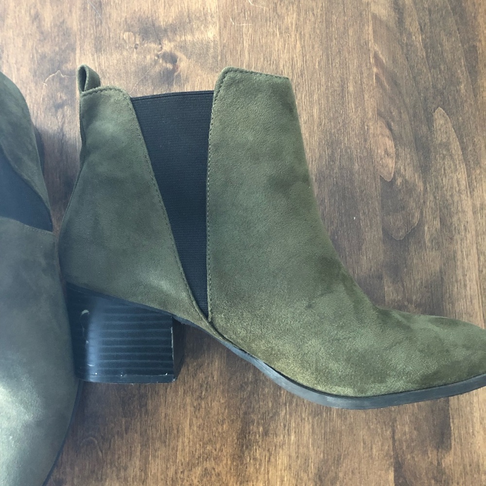 Green Gored Faux Suede Ankle Booties - Size 8